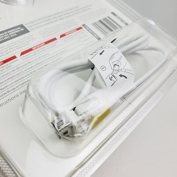 Wii Nunchuk Nintendo Authentic White Remote Accessory RVL-A-FW-USZ Sealed - Picture 5 of 7